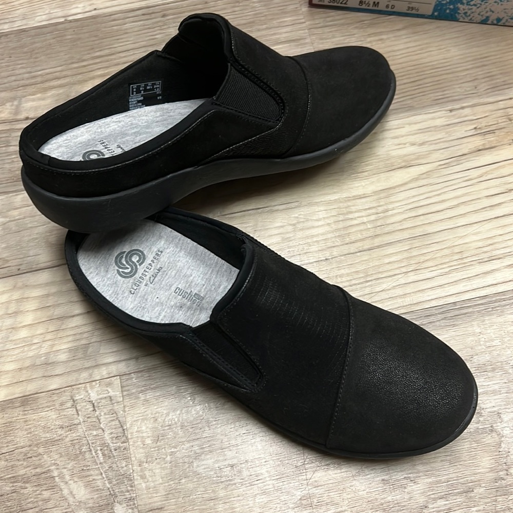 New with box. Cloudsteppers by Clark black Sillian Free slip on shoe. 8 1/2